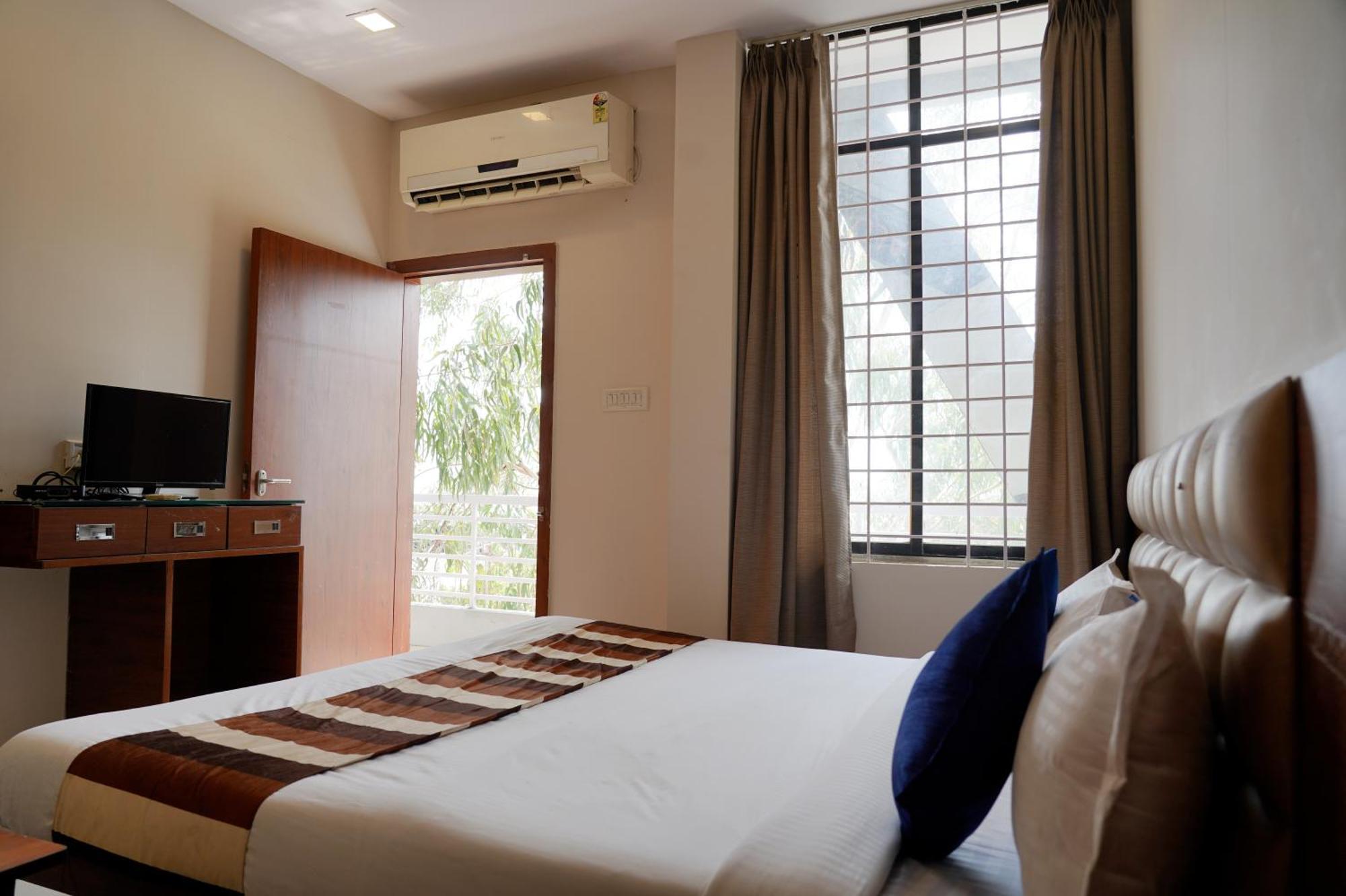 Hotel Suryodaya Ujjain Exterior photo
