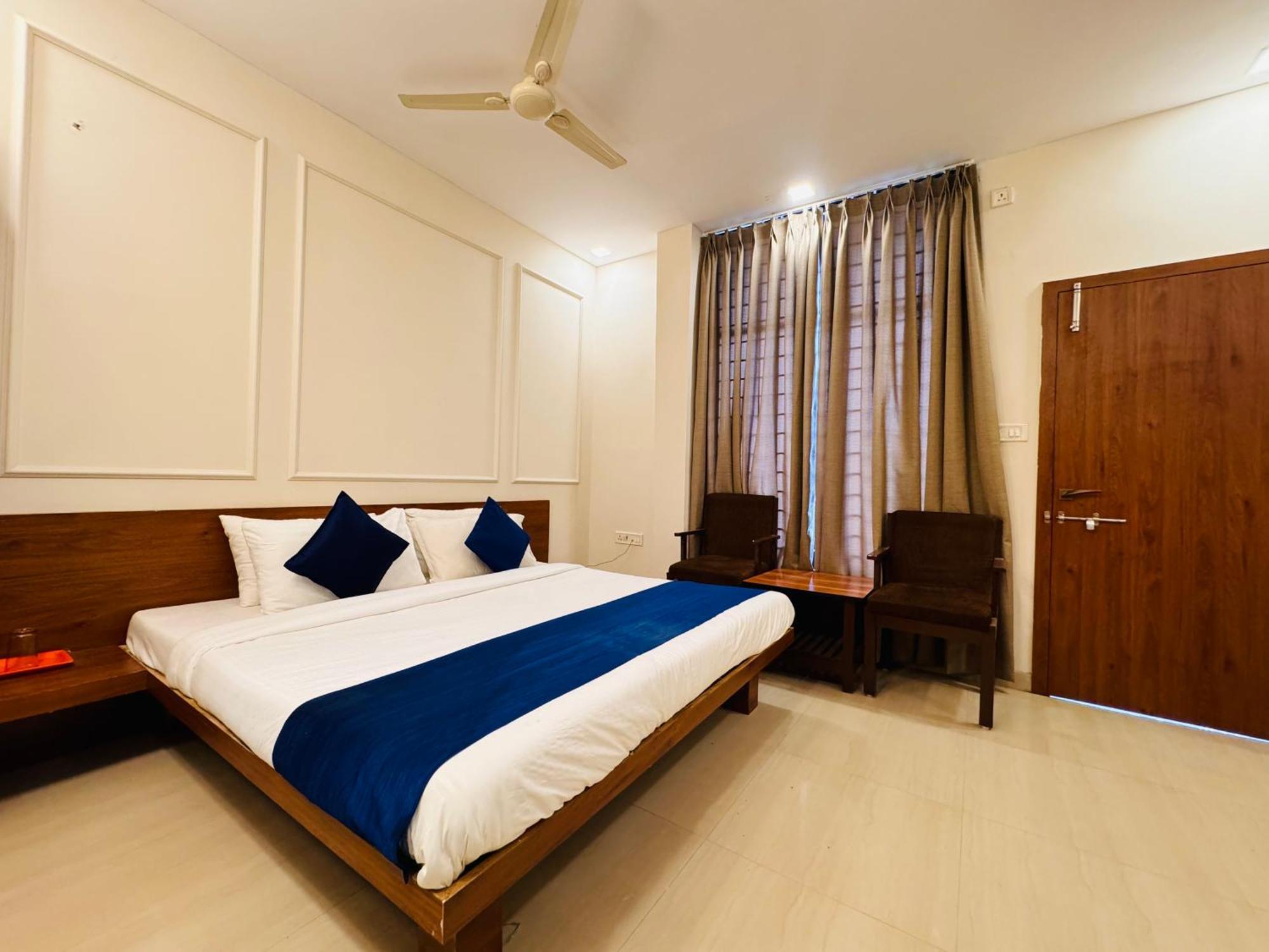 Hotel Suryodaya Ujjain Room photo